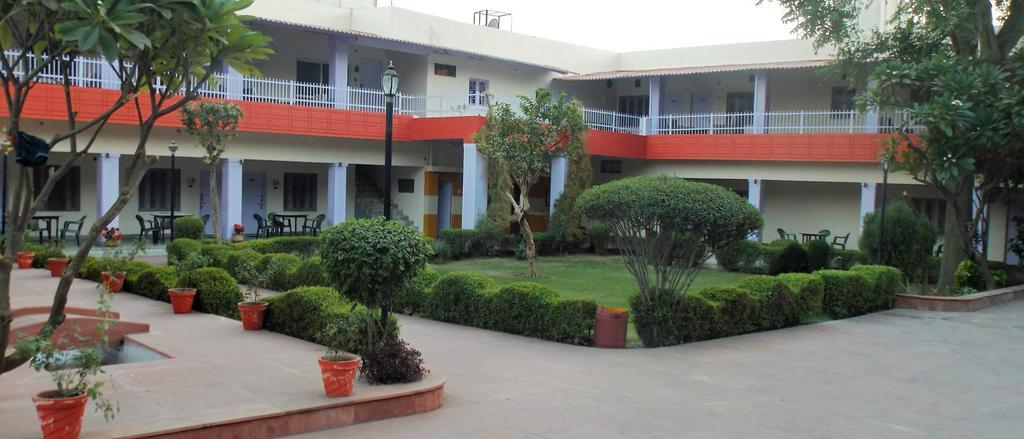 Hotel Goverdhan Tourist Complex Fatehpur Sīkri Exterior foto